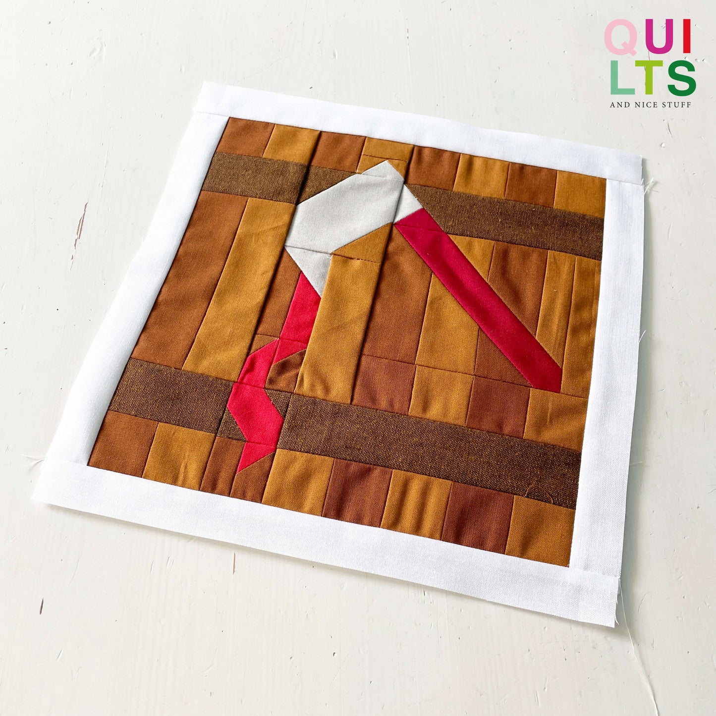 Blutige Axt in Tür – PDF Quilt Block Anleitung