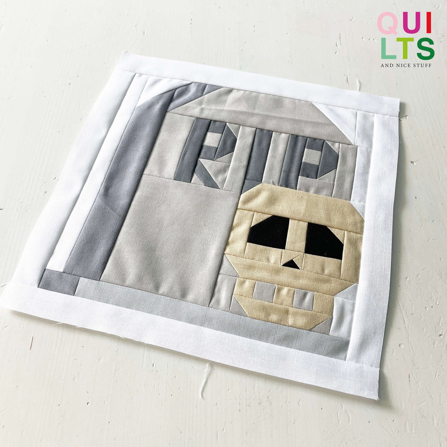 Gravestone – PDF Quilt Block Pattern