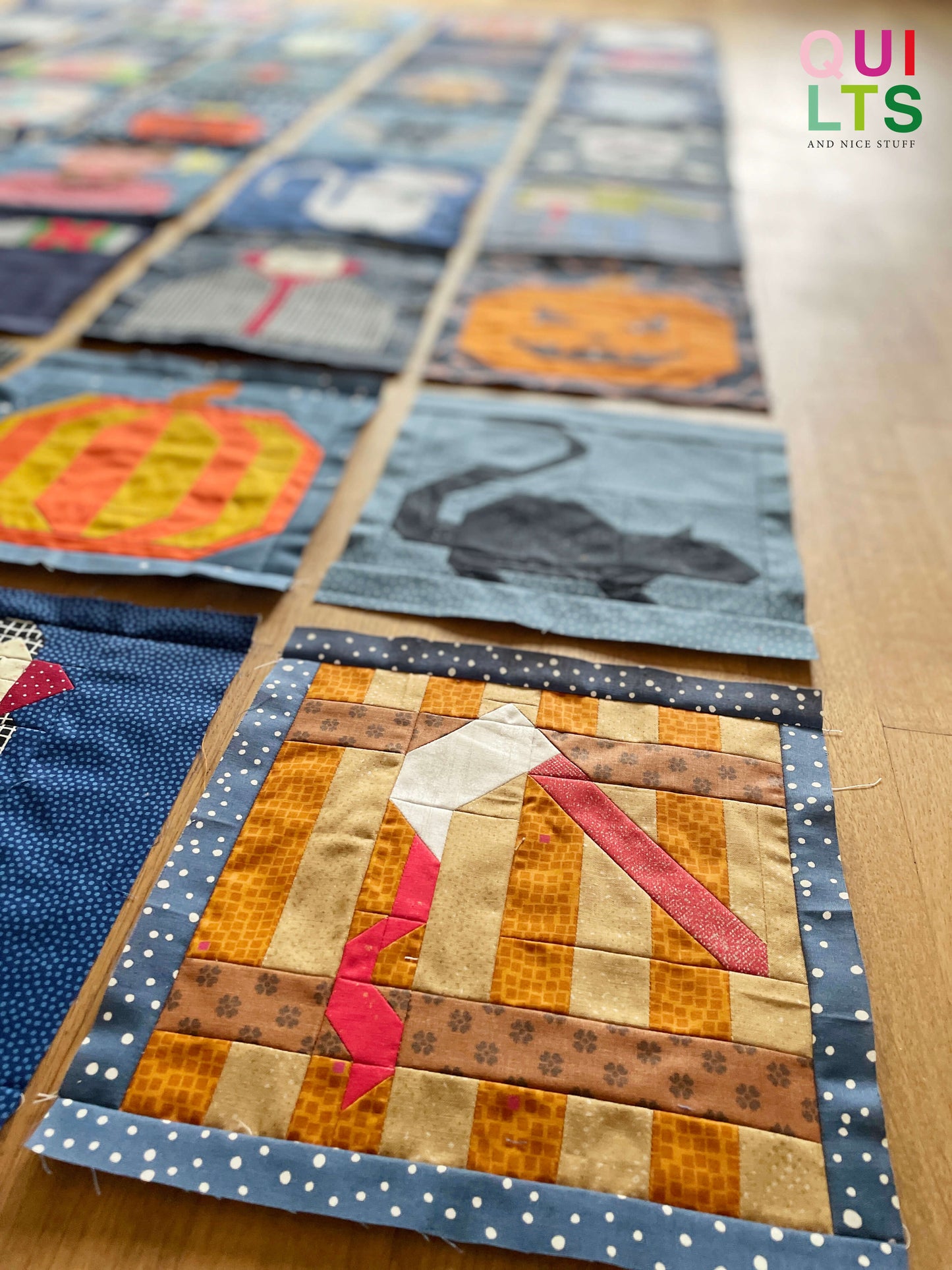 Blutige Axt in Tür – PDF Quilt Block Anleitung