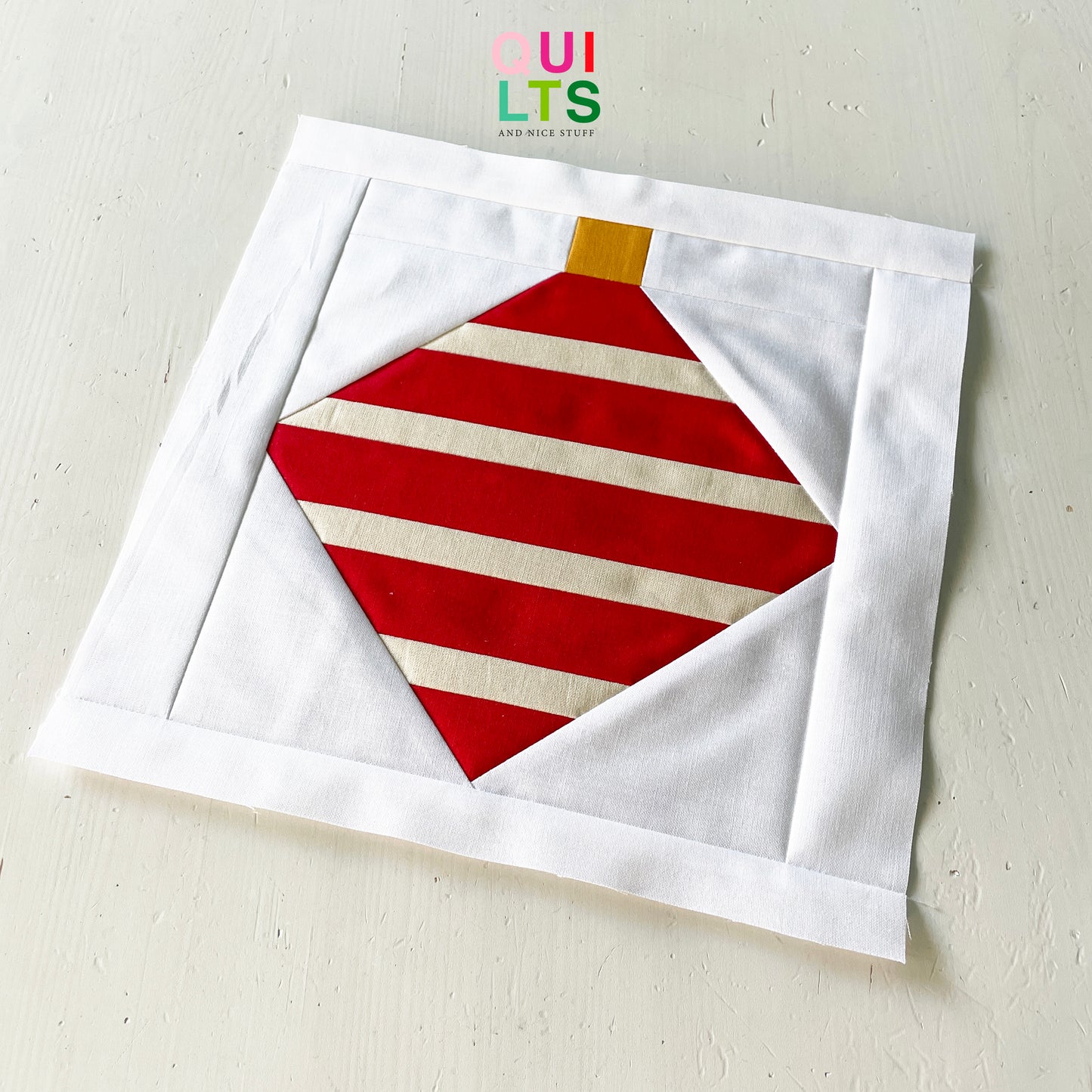 Weihnachtsbaumkugel 8 – PDF Quilt Block Anleitung