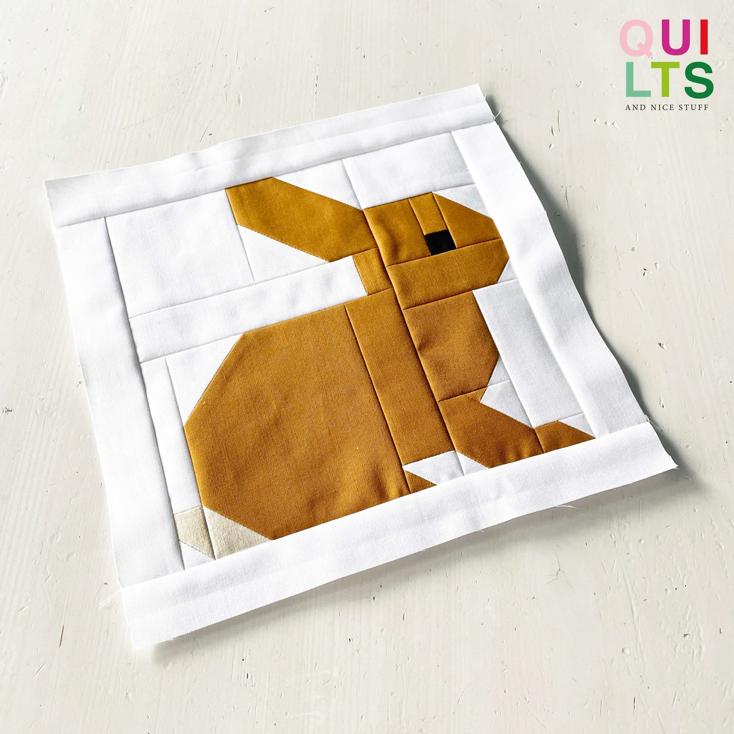Brown Rabbit sitting – PDF Quilt Block Pattern