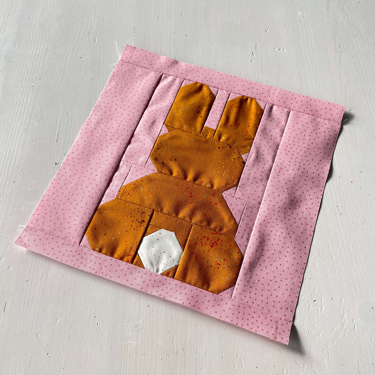 Rabbit from behind – PDF Quilt Block Pattern