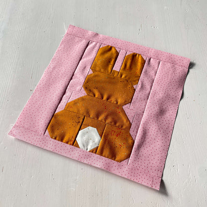 Rabbit from behind – PDF Quilt Block Pattern