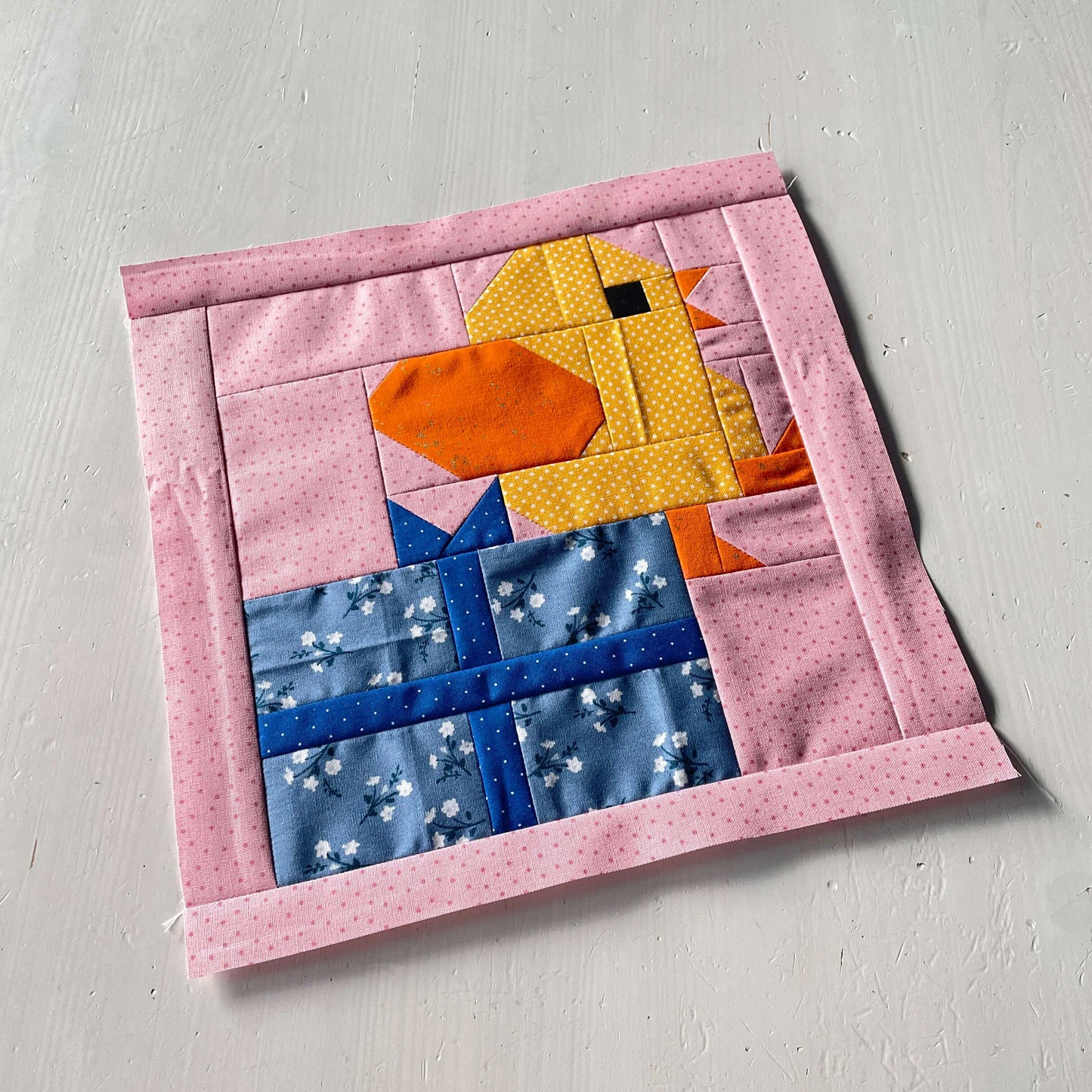 Chick with Gift – PDF Quilt Block Pattern