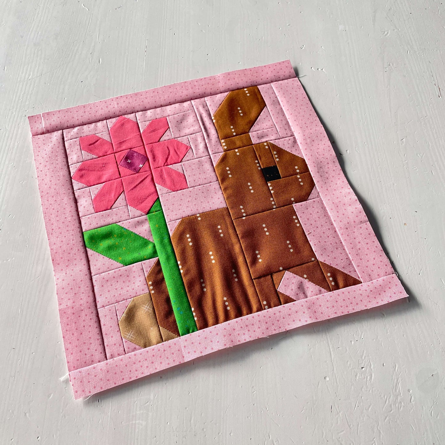 Hase mit Blume – PDF Quilt Block Anleitung