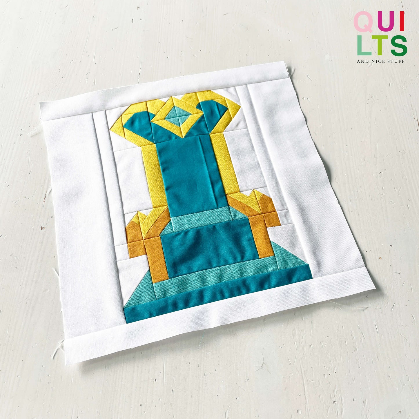 Throne 2 – PDF Quilt Block Pattern
