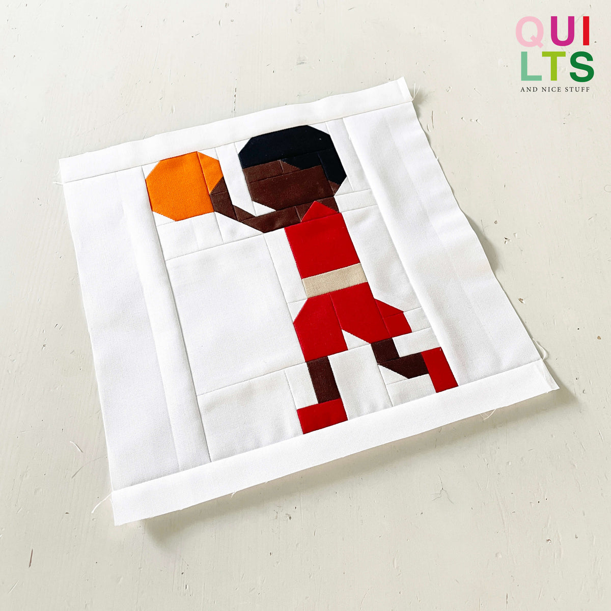 Junger Basketballspieler beim Werfen – PDF Quilt Block Anleitung