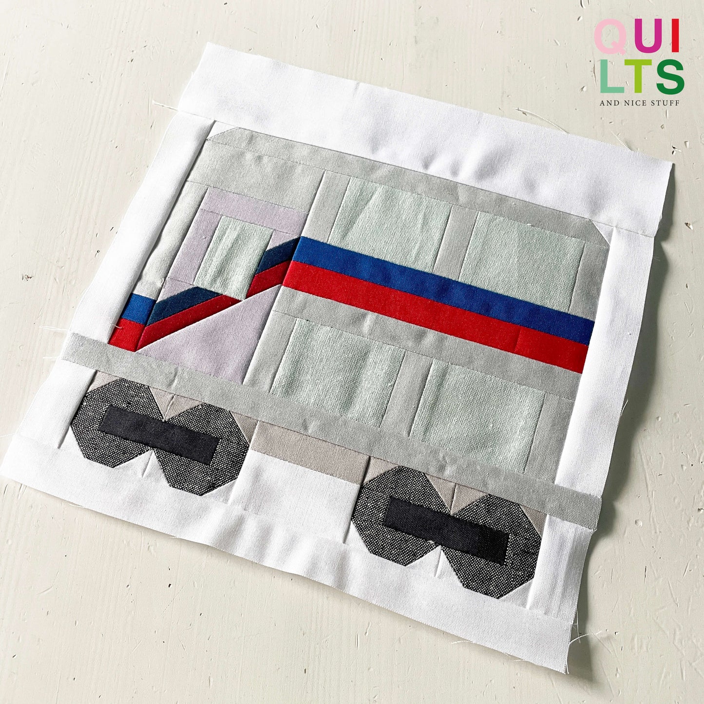 Double-decker Coach – PDF Quilt Block Pattern