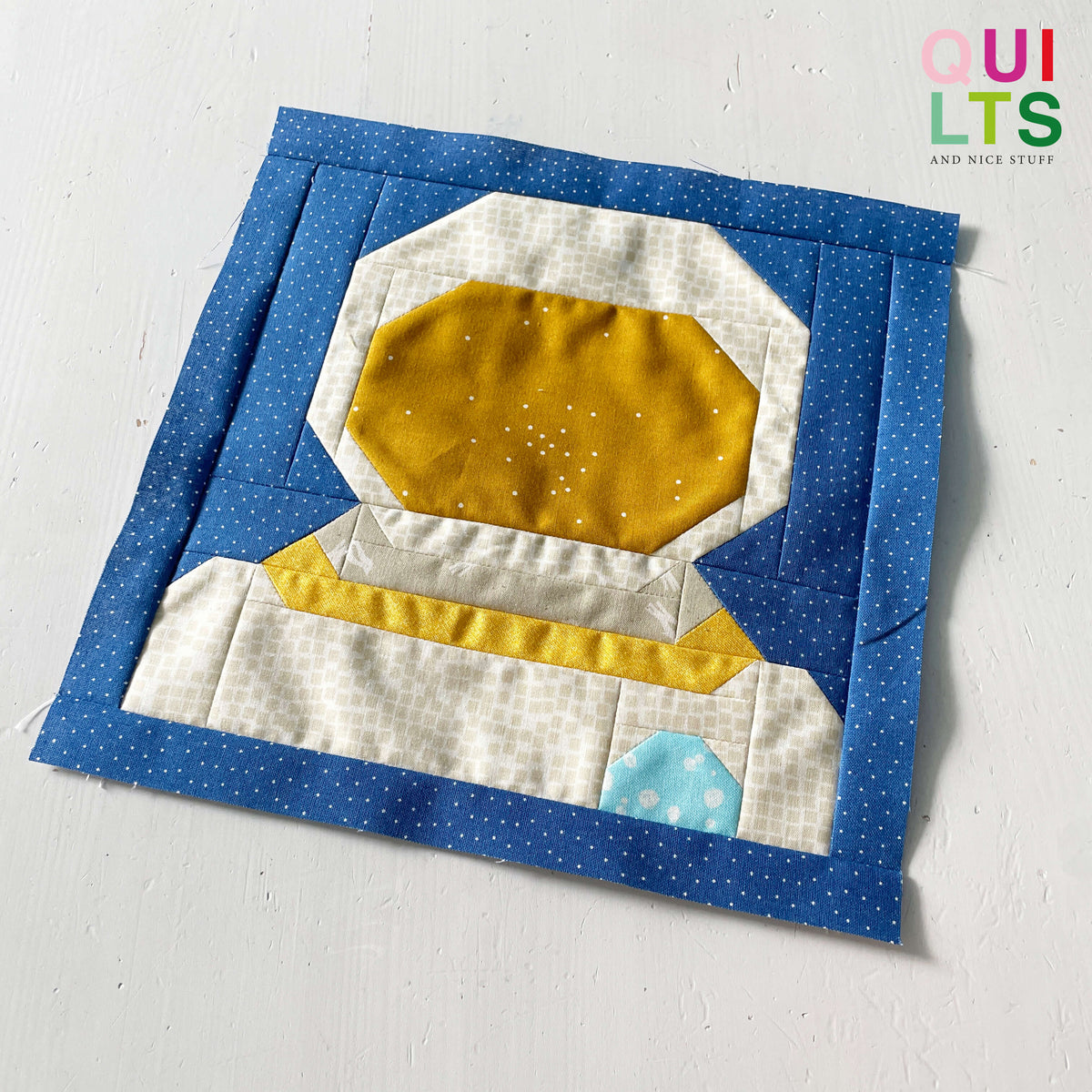 Astronaut Head Visor Closed – PDF Quilt Block Pattern